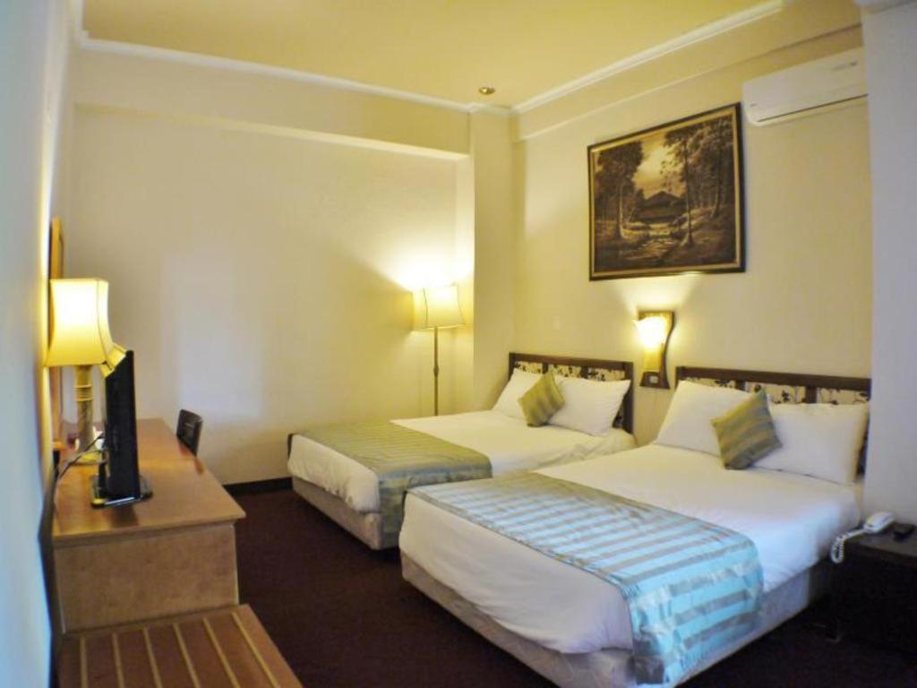 Holiday Saipan Hotel Esterno foto